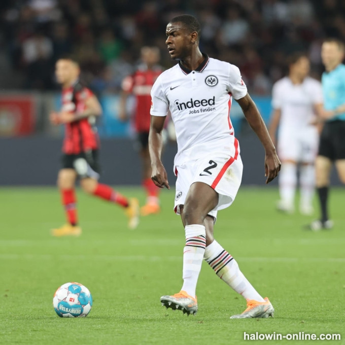 FIFA 22 Bundesliga Team Mga Kahanga-hangang Manlalaro ng Season-Evan Ndicka (Eintracht Frankfurt)